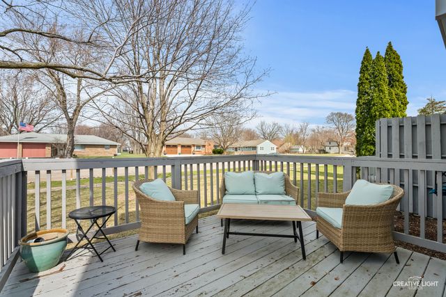 208 Maple Street C, Sugar Grove, IL 60554