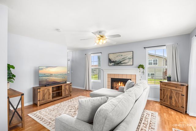 208 Maple Street C, Sugar Grove, IL 60554