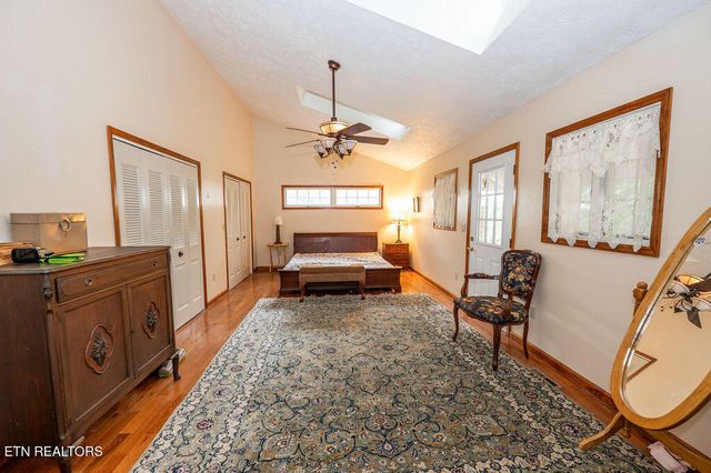 551 Douglas Dam Rd, Kodak, TN 37764