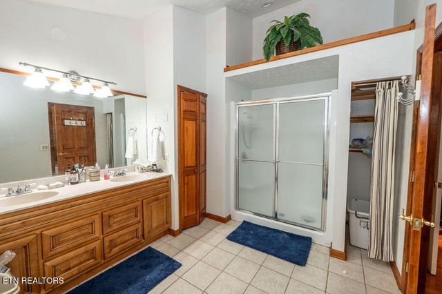 551 Douglas Dam Rd, Kodak, TN 37764