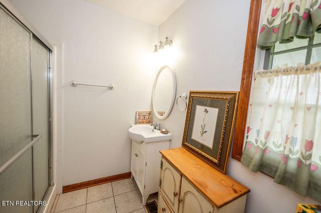 551 Douglas Dam Rd, Kodak, TN 37764