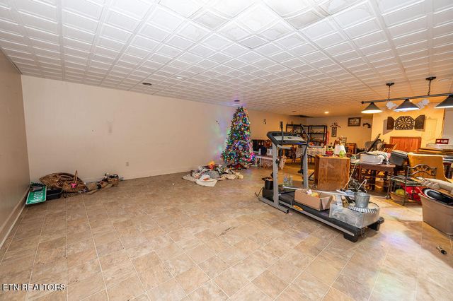 551 Douglas Dam Rd, Kodak, TN 37764