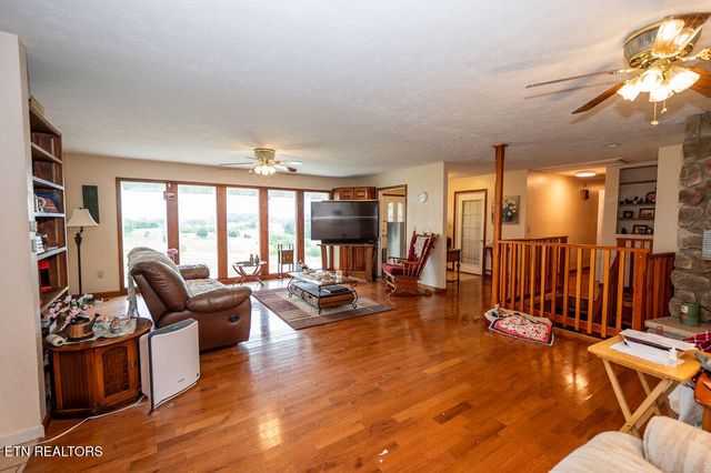 551 Douglas Dam Rd, Kodak, TN 37764