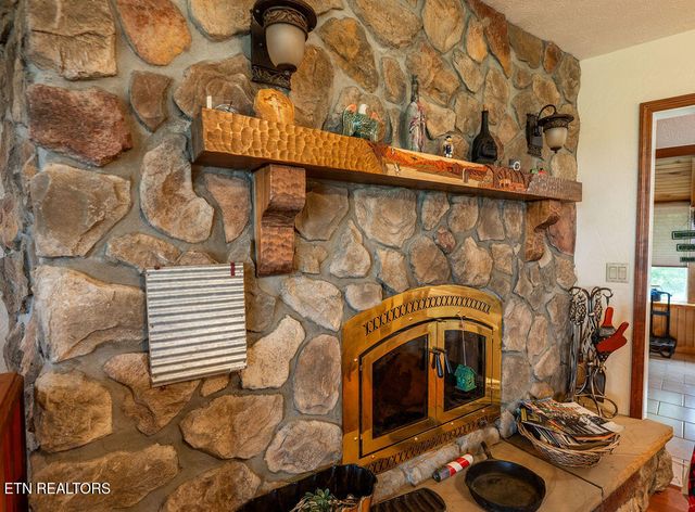 551 Douglas Dam Rd, Kodak, TN 37764