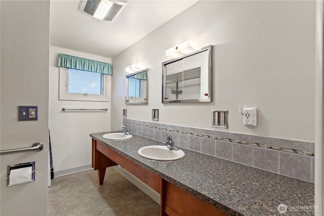 3017 Ammons Drive, Longview, WA 98632