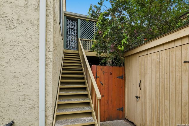 3678 Hidden Dr Apt 905, San Antonio, TX 78217