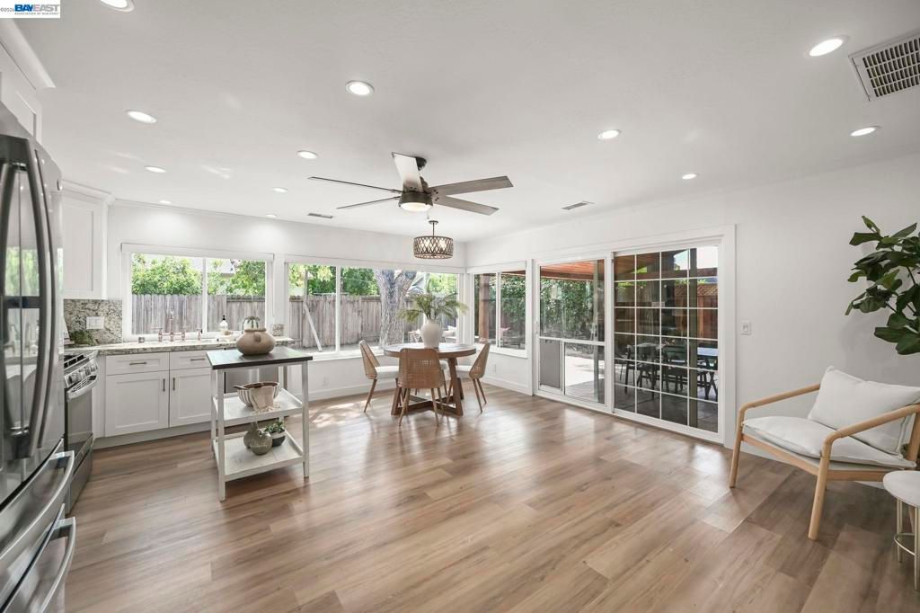 Image 12 of property listing at 3318 Ensenada Dr, San Ramon, CA 94583