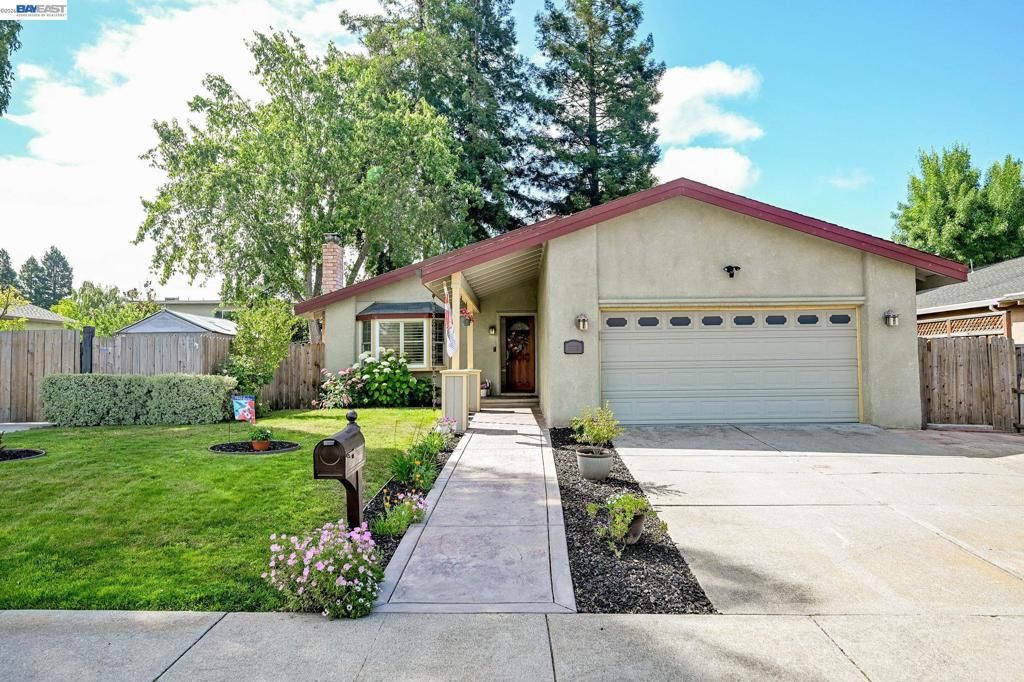 Image 2 of property listing at 3318 Ensenada Dr, San Ramon, CA 94583