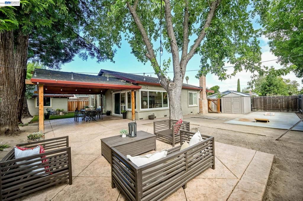 Image 22 of property listing at 3318 Ensenada Dr, San Ramon, CA 94583