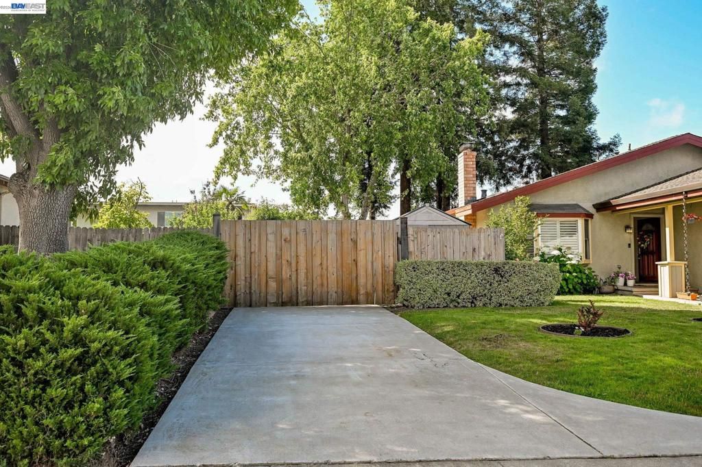 Image 4 of property listing at 3318 Ensenada Dr, San Ramon, CA 94583