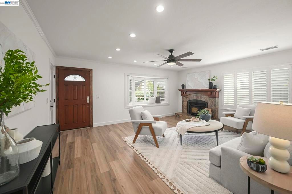 Image 6 of property listing at 3318 Ensenada Dr, San Ramon, CA 94583