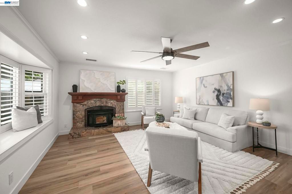 Image 7 of property listing at 3318 Ensenada Dr, San Ramon, CA 94583