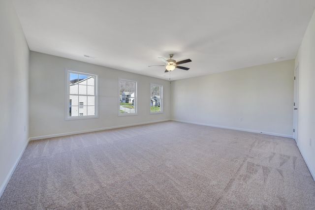 320 Woodside DR, Salem, VA 24153
