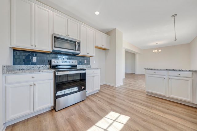 320 Woodside DR, Salem, VA 24153