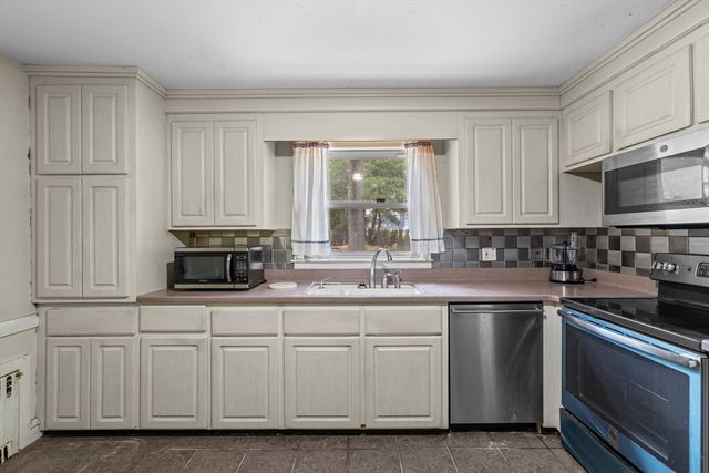 20 Hardy Street, Framingham, MA 01701