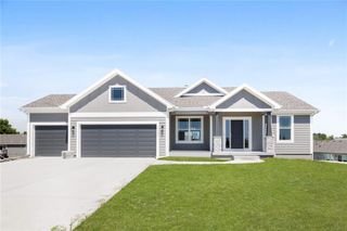 20731 S Emerald Street, Spring Hill, KS 66083