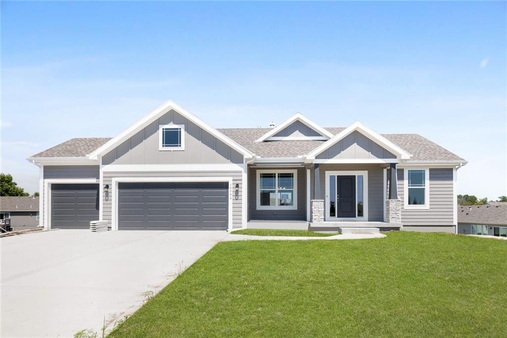 20731 S Emerald Street, Spring Hill, KS 66083