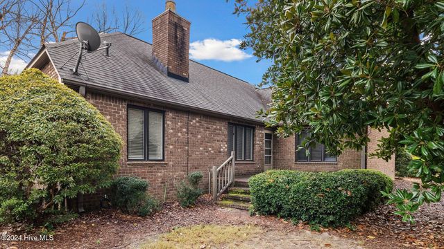 6 Chalford Place, Pinehurst, NC 28374