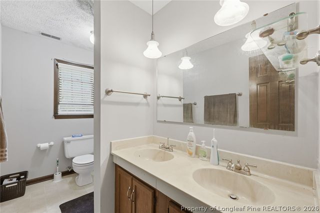2337 Rolling Hill Road, Fayetteville, NC 28304
