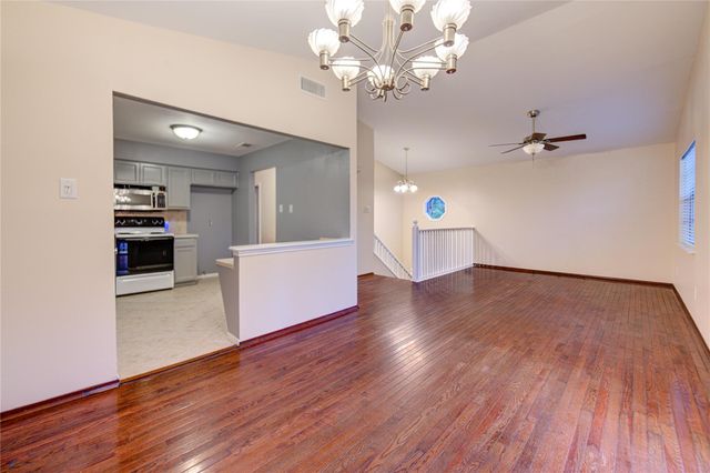 7855 Champion Pines Drive 60, Spring, TX 77379
