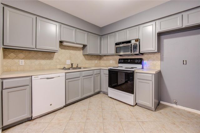 7855 Champion Pines Drive 60, Spring, TX 77379