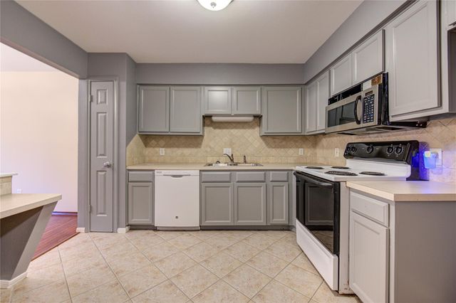 7855 Champion Pines Drive 60, Spring, TX 77379