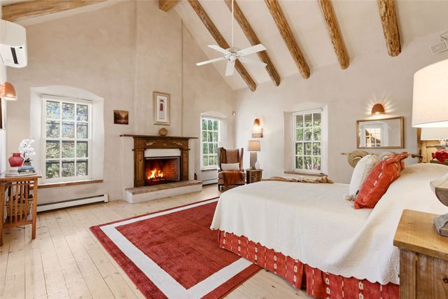 1442 Bishops Lodge Road, Santa Fe, NM 87506