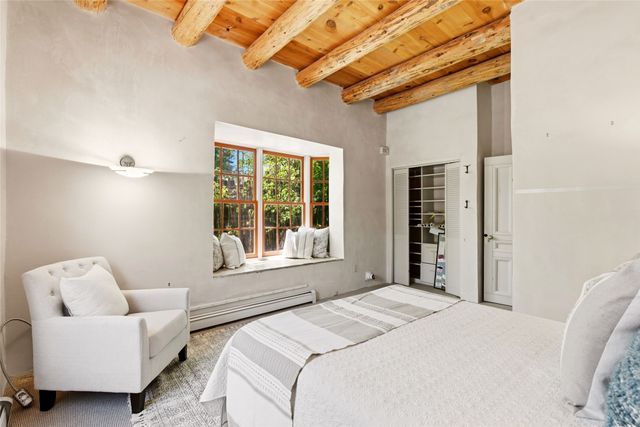 1442 Bishops Lodge Road, Santa Fe, NM 87506