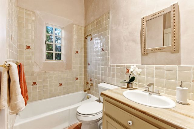 1442 Bishops Lodge Road, Santa Fe, NM 87506