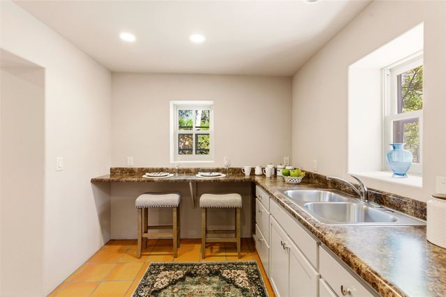 1442 Bishops Lodge Road, Santa Fe, NM 87506