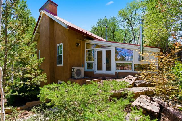 1442 Bishops Lodge Road, Santa Fe, NM 87506