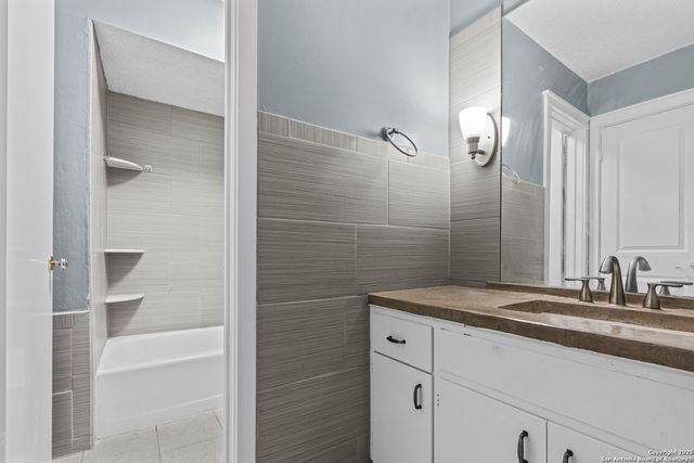 8715 Starcrest Dr Apt 23, San Antonio, TX 78217