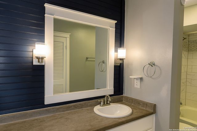 8715 Starcrest Dr Apt 23, San Antonio, TX 78217