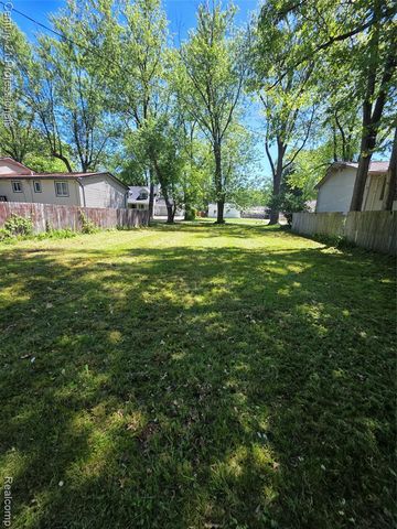 NA Vl Rio Vista, Commerce Twp, MI 48382