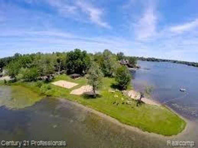 NA Vl Rio Vista, Commerce Twp, MI 48382