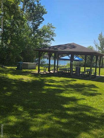 NA Vl Rio Vista, Commerce Twp, MI 48382