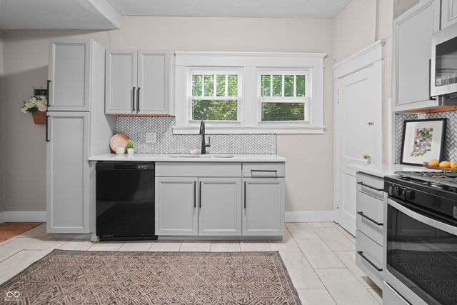 910 E 40th Street, Indianapolis, IN 46205