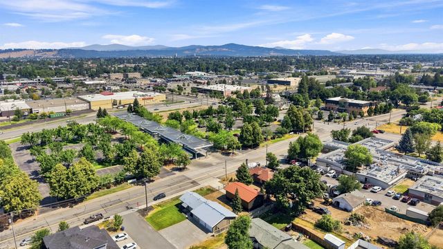 10504 E 4th Ave, Spokane Valley, WA 99206