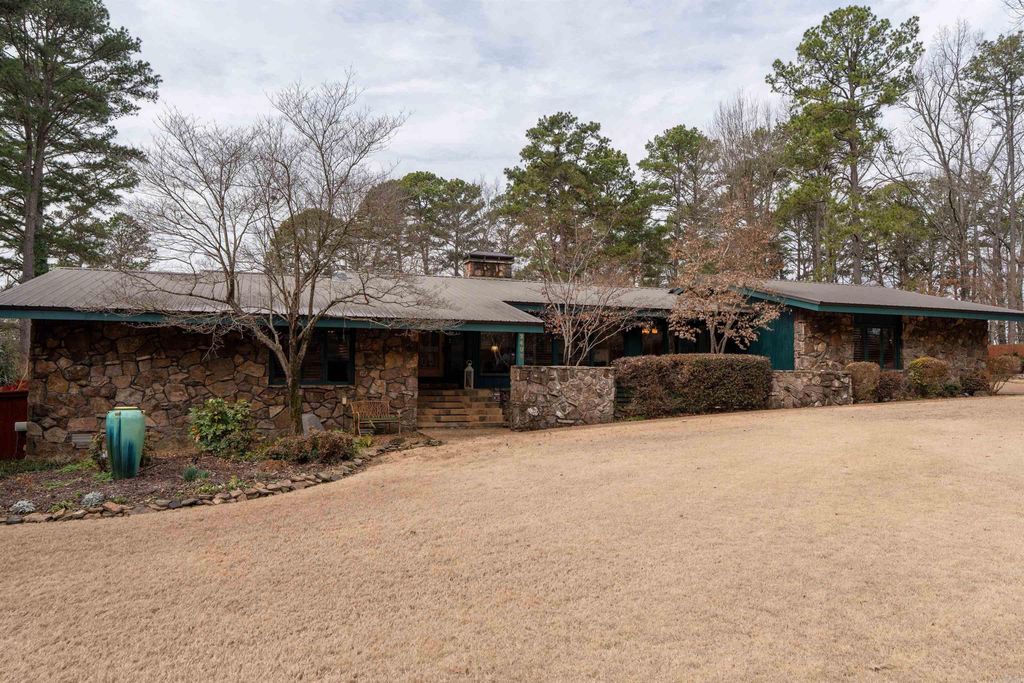 2406 Pinewood Drive, Heber Springs, AR 72543
