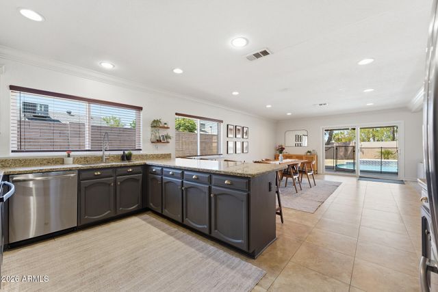 1226 W ALAMO Drive, Chandler, AZ 85224