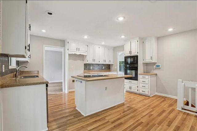 270 Saint Simons Cove, Lawrenceville, GA 30044