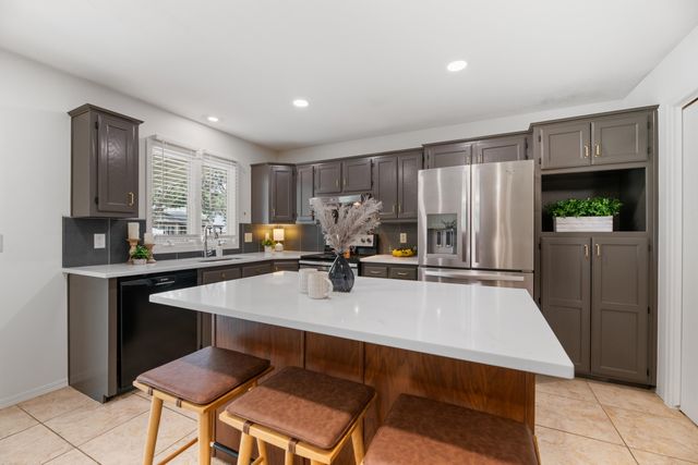 11810 W Pine St, Wichita, KS 67212
