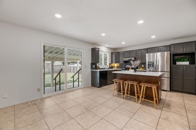 11810 W Pine St, Wichita, KS 67212