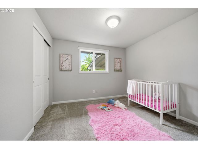 550 E 7TH St, La Center, WA 98629