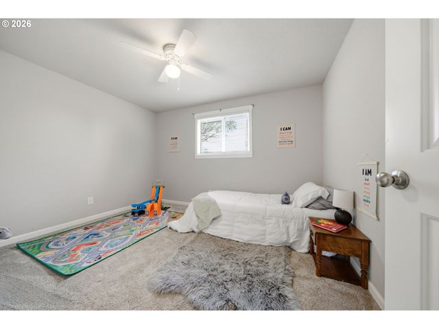 550 E 7TH St, La Center, WA 98629