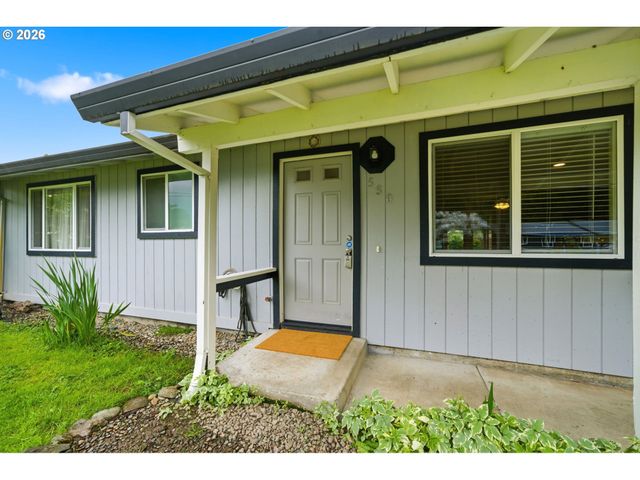 550 E 7TH St, La Center, WA 98629