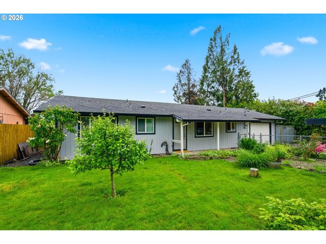 550 E 7TH St, La Center, WA 98629