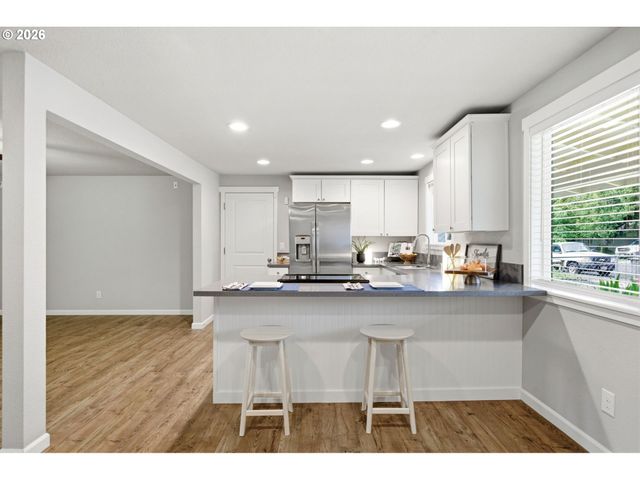 550 E 7TH St, La Center, WA 98629