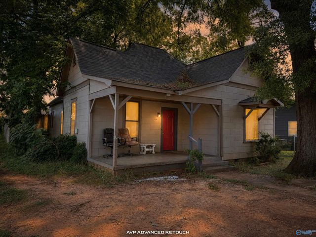 402 5th Avenue SW, Decatur, AL 35601