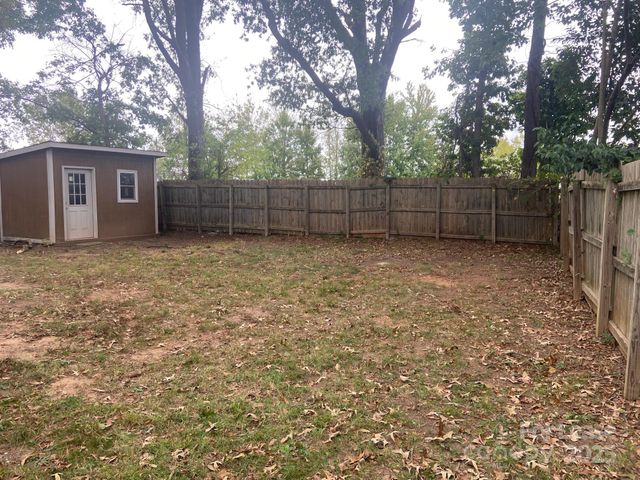 3931 Bearwood Avenue, Charlotte, NC 28205